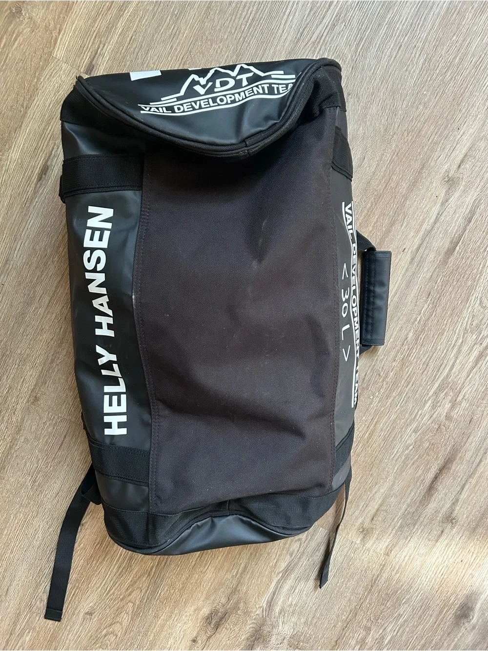 Helly Hansen Duffle Bag 30L, converts to backpack. Waterproof, soft, material